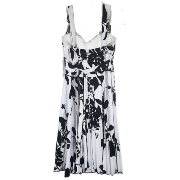 Black and White Floral Dress - Picture 2 of 2